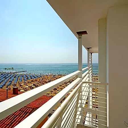 A Frontemare Hotel Lido di Jesolo
