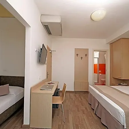 Hotel A Frontemare